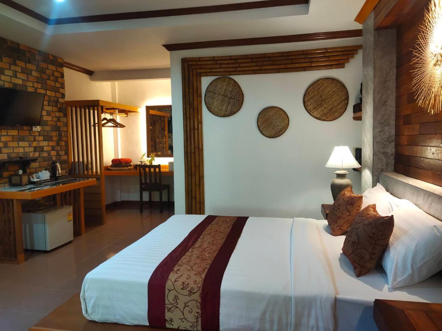 Lanta Riviera Beach Resort Ко-Ланта Экстерьер фото