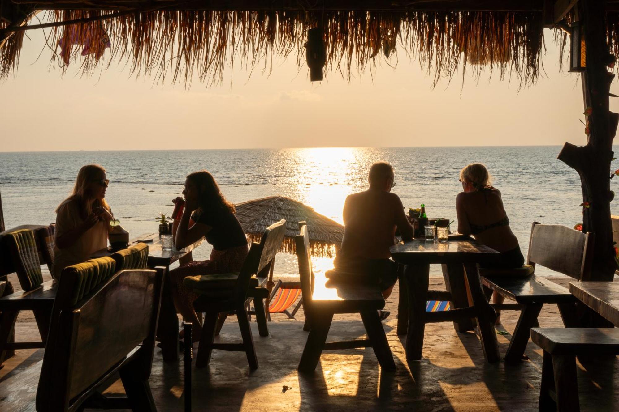 Lanta Riviera Beach Resort Ко-Ланта Экстерьер фото