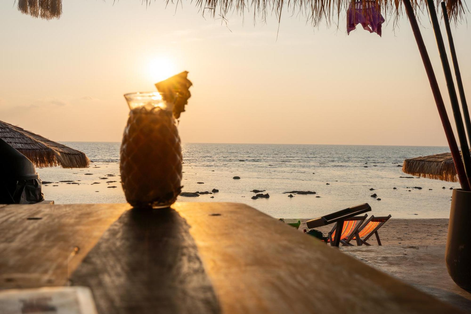 Lanta Riviera Beach Resort Ко-Ланта Экстерьер фото